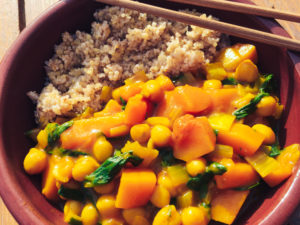 Curry miska s quinou (bez lepku, bez sóje)