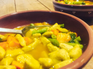 Zeleninová polievka s domácimi knedličkami